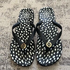 TORY BURCH SPOTTED PRINT Flip Flop BEACH SANDALS in BLK/WHT Women’s 9.5